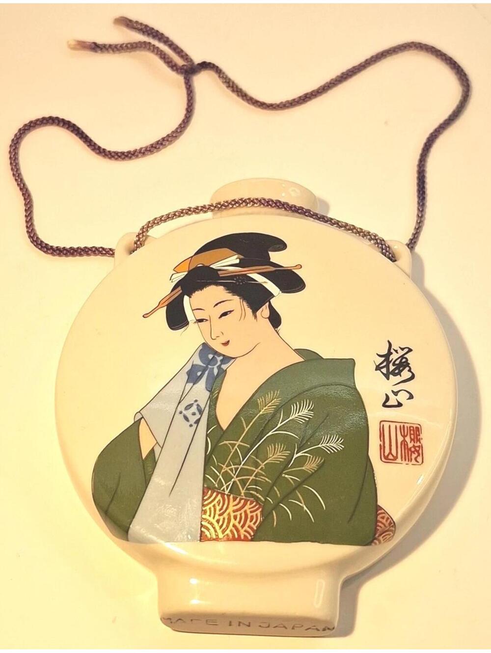 Geisha Girl Wall Pocket, Sake Flask, Japanese 5 Inch High, Green Kimono